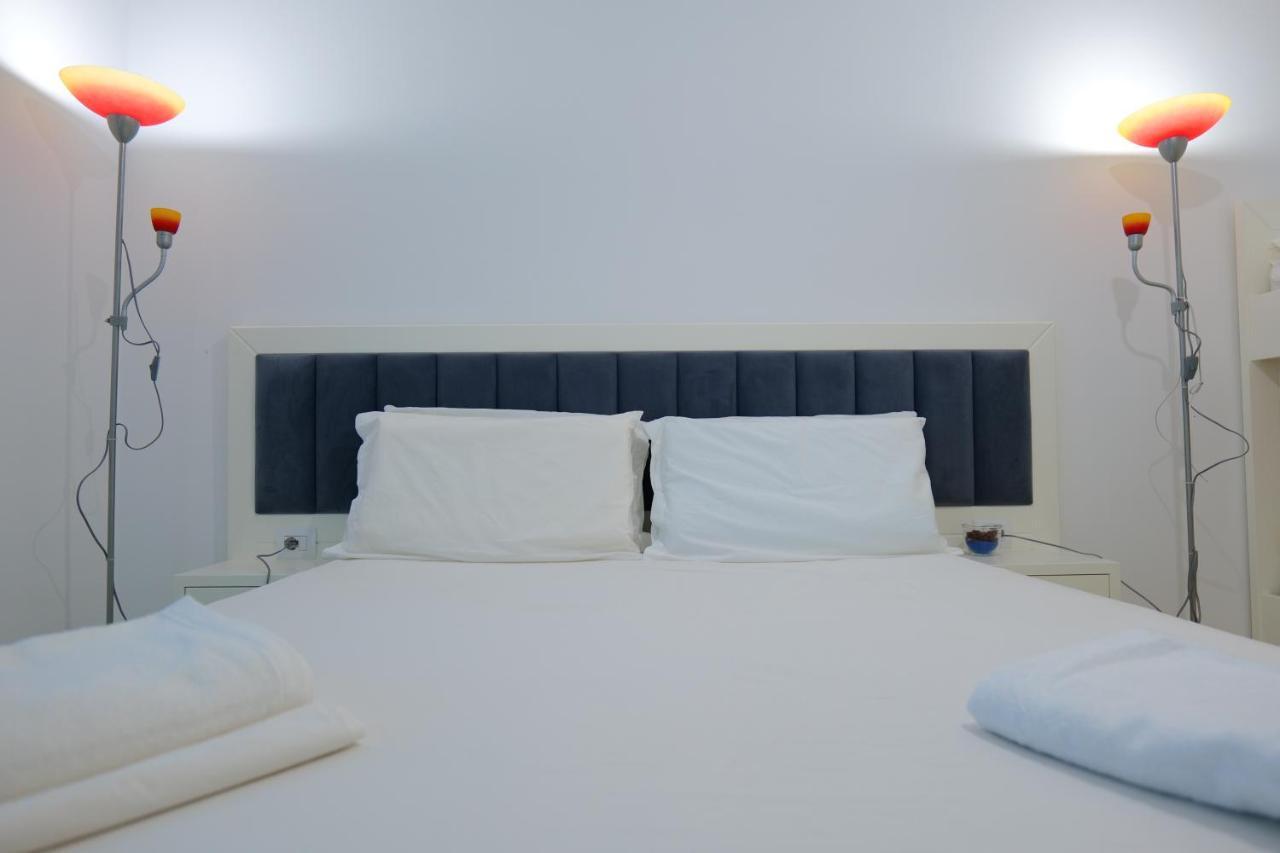 Davide Rooms Sarandë エクステリア 写真