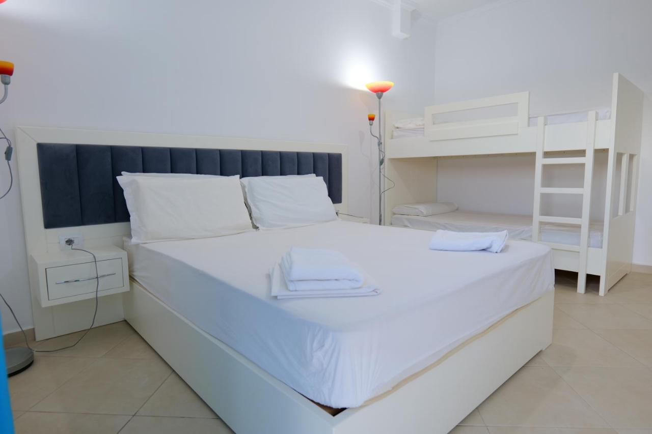 Davide Rooms Sarandë エクステリア 写真