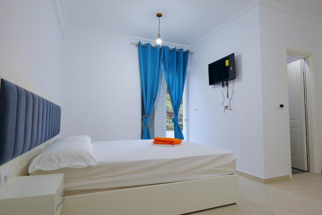 Davide Rooms Sarandë エクステリア 写真