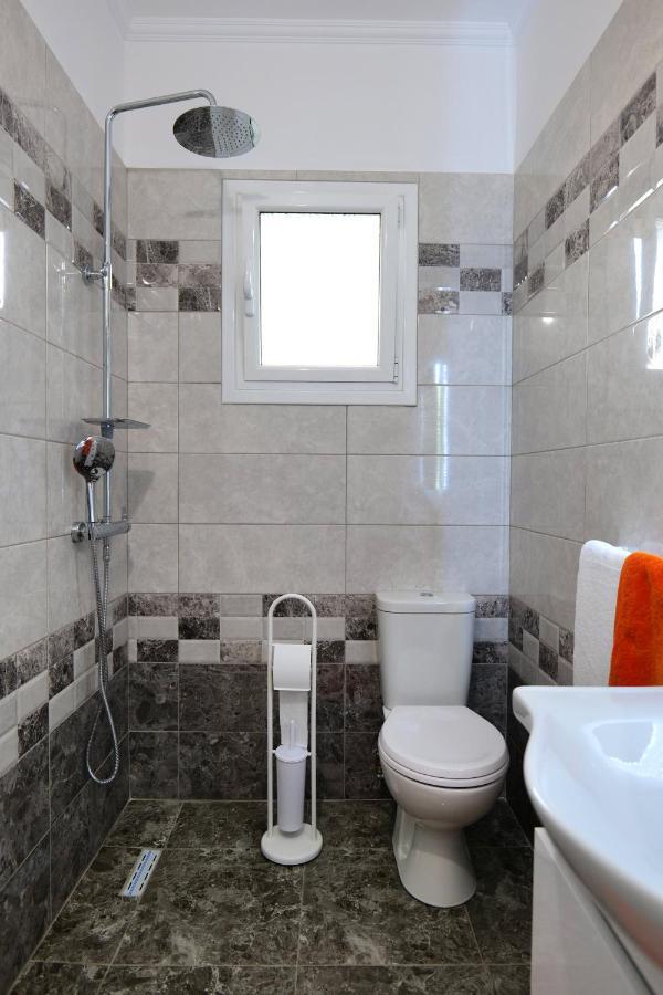 Davide Rooms Sarandë エクステリア 写真