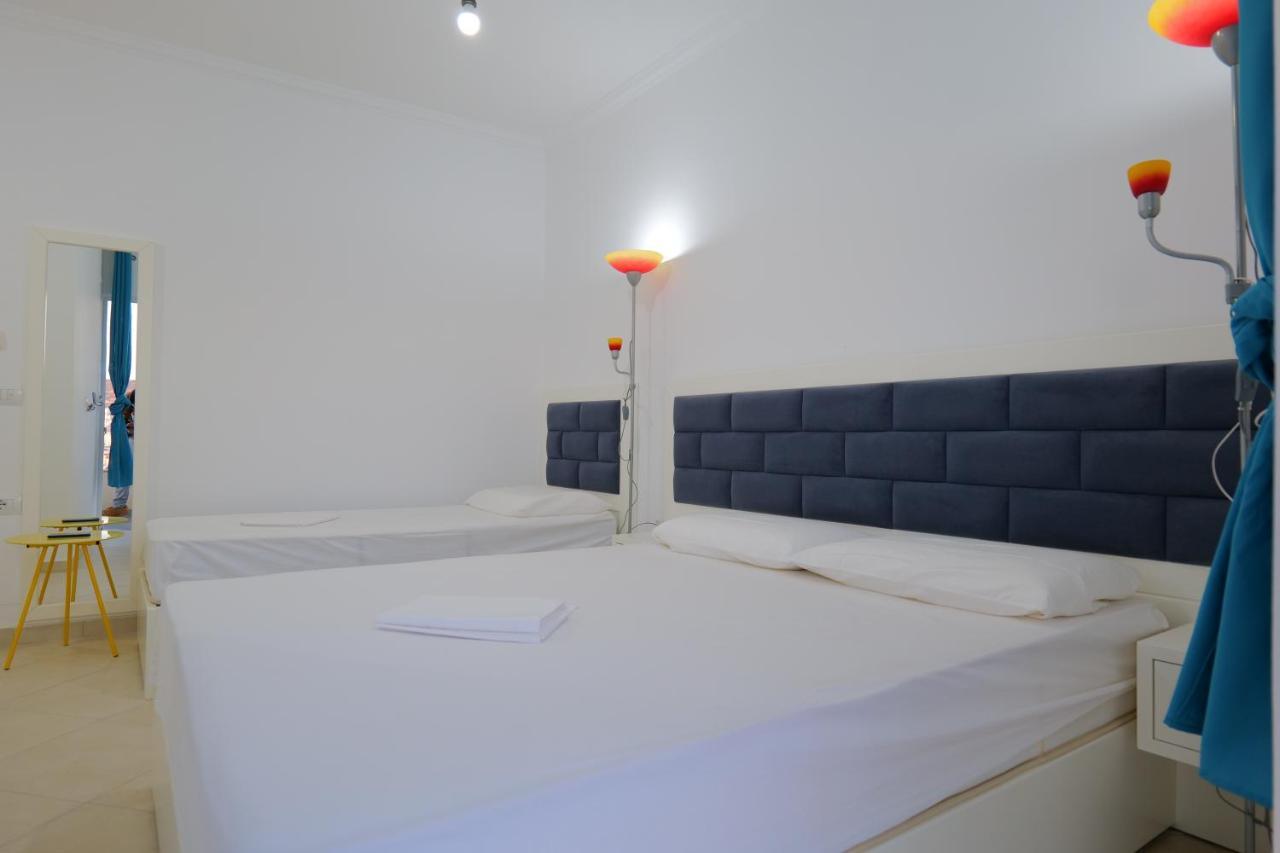 Davide Rooms Sarandë エクステリア 写真