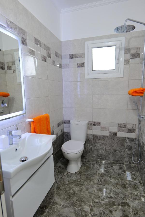 Davide Rooms Sarandë エクステリア 写真