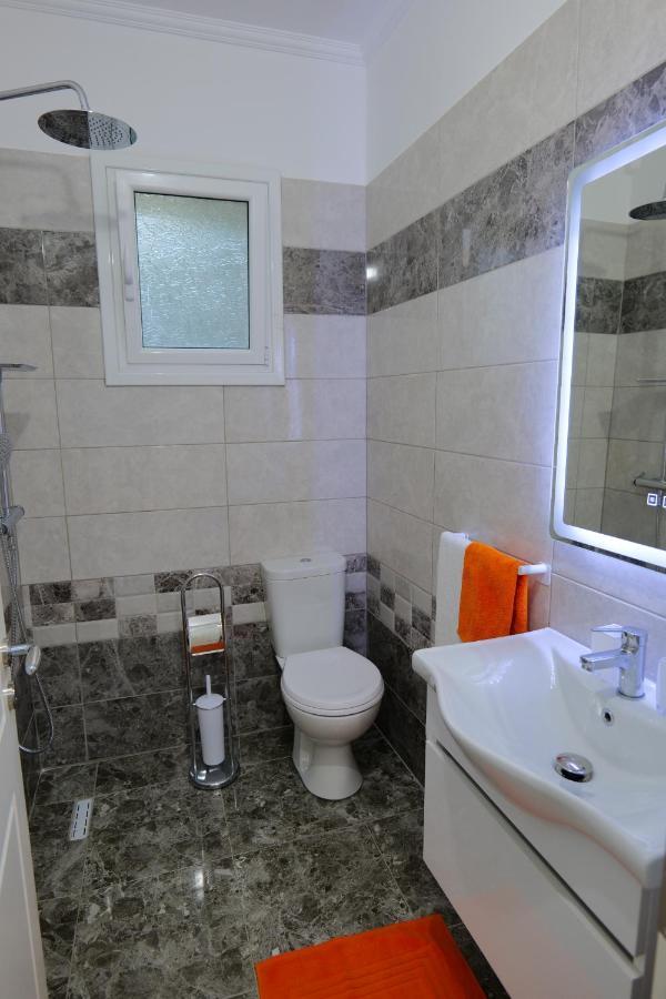Davide Rooms Sarandë エクステリア 写真